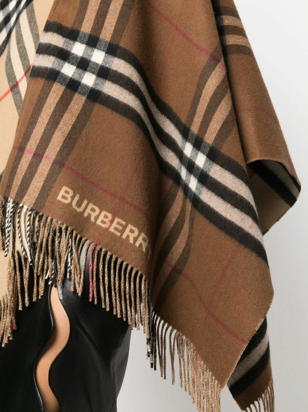 Burberry Contrast check fringed cape - Brown