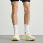 Puma MagMax NITRO Sneaker in Warm White/Gold Moon