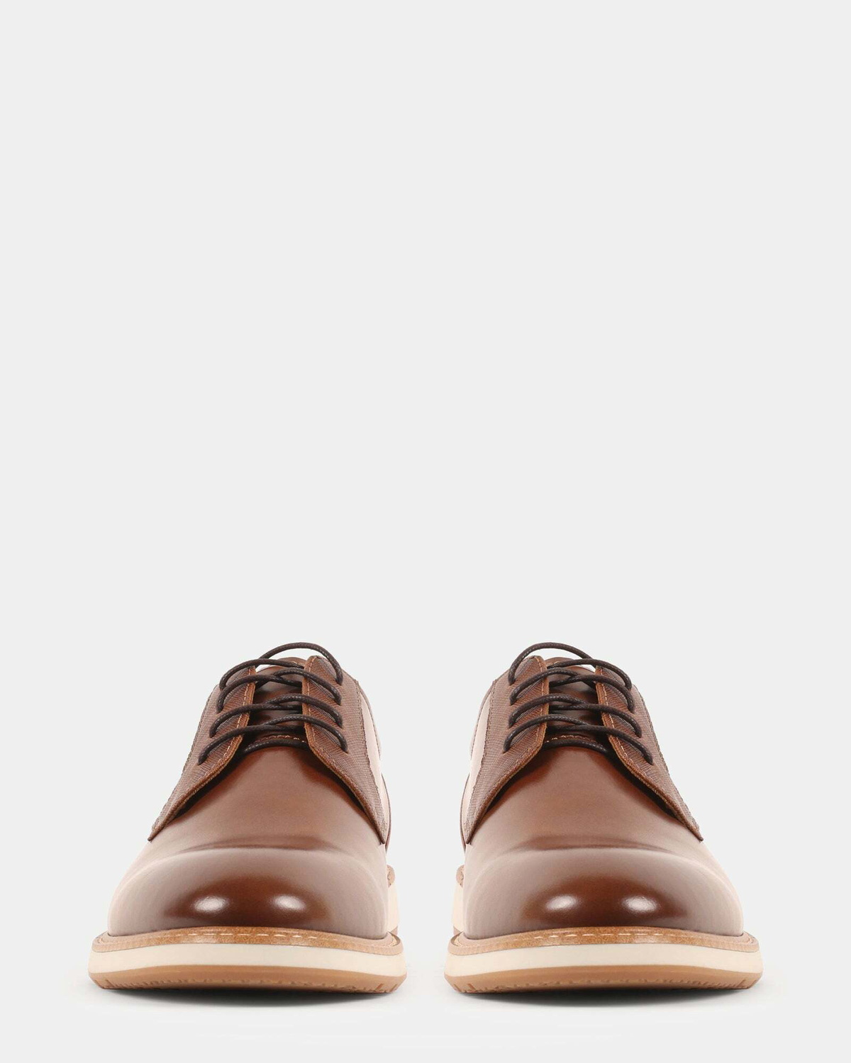 Steve Madden Langleyy Dress Shoes in Tan