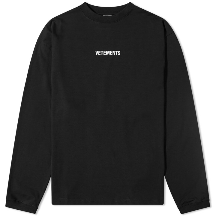 Photo: VETEMENTS Men's Long Sleeve Logo Label T-Shirt in Black/White