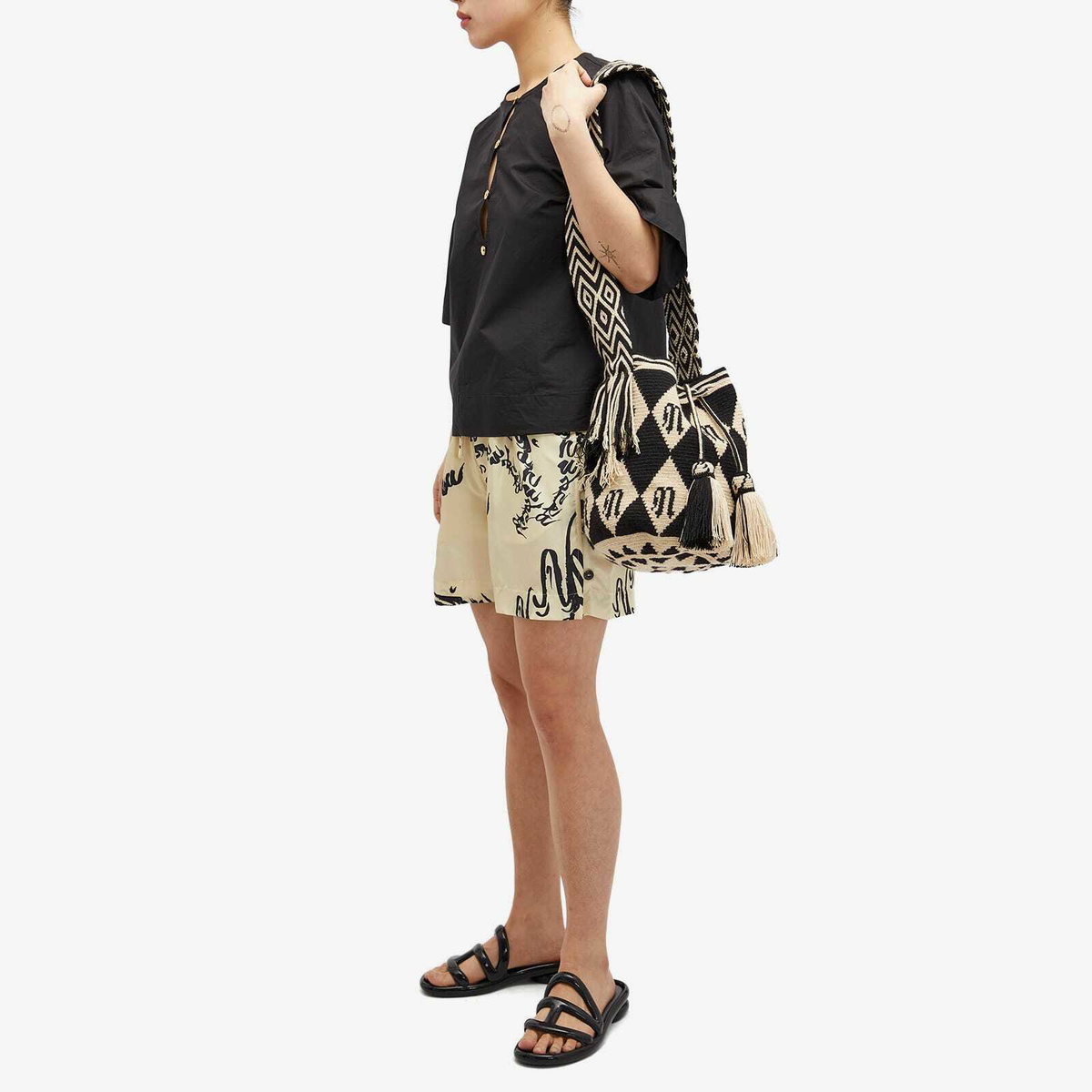 Nanushka Women's The Bucket Bag in Crème/Black Diamond Check