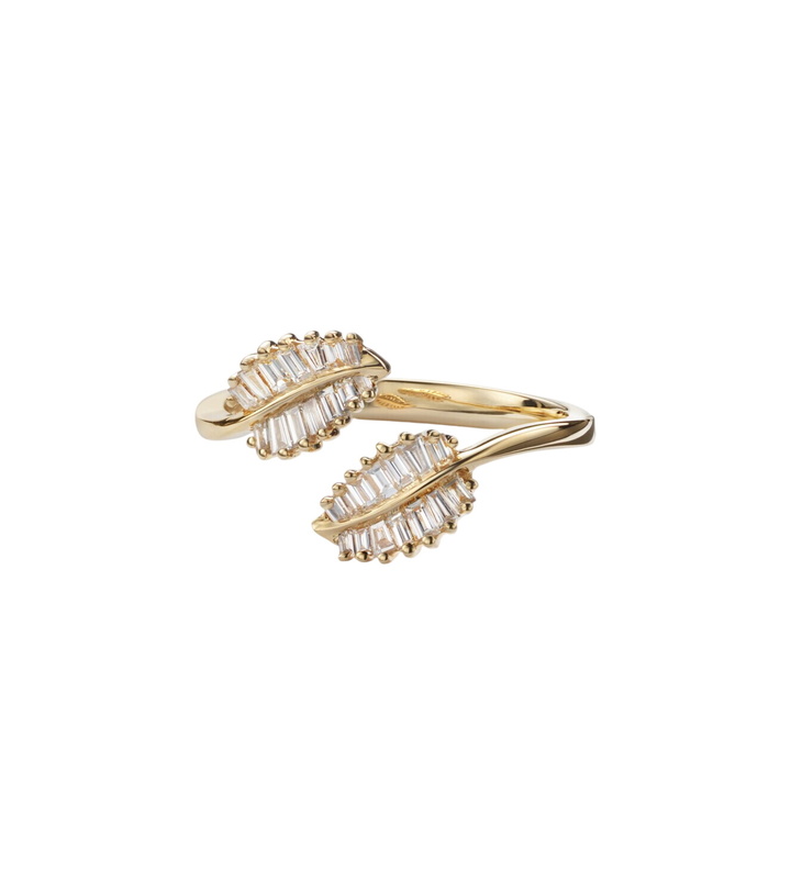 Photo: Anita Ko Small 18kt gold ring with diamonds