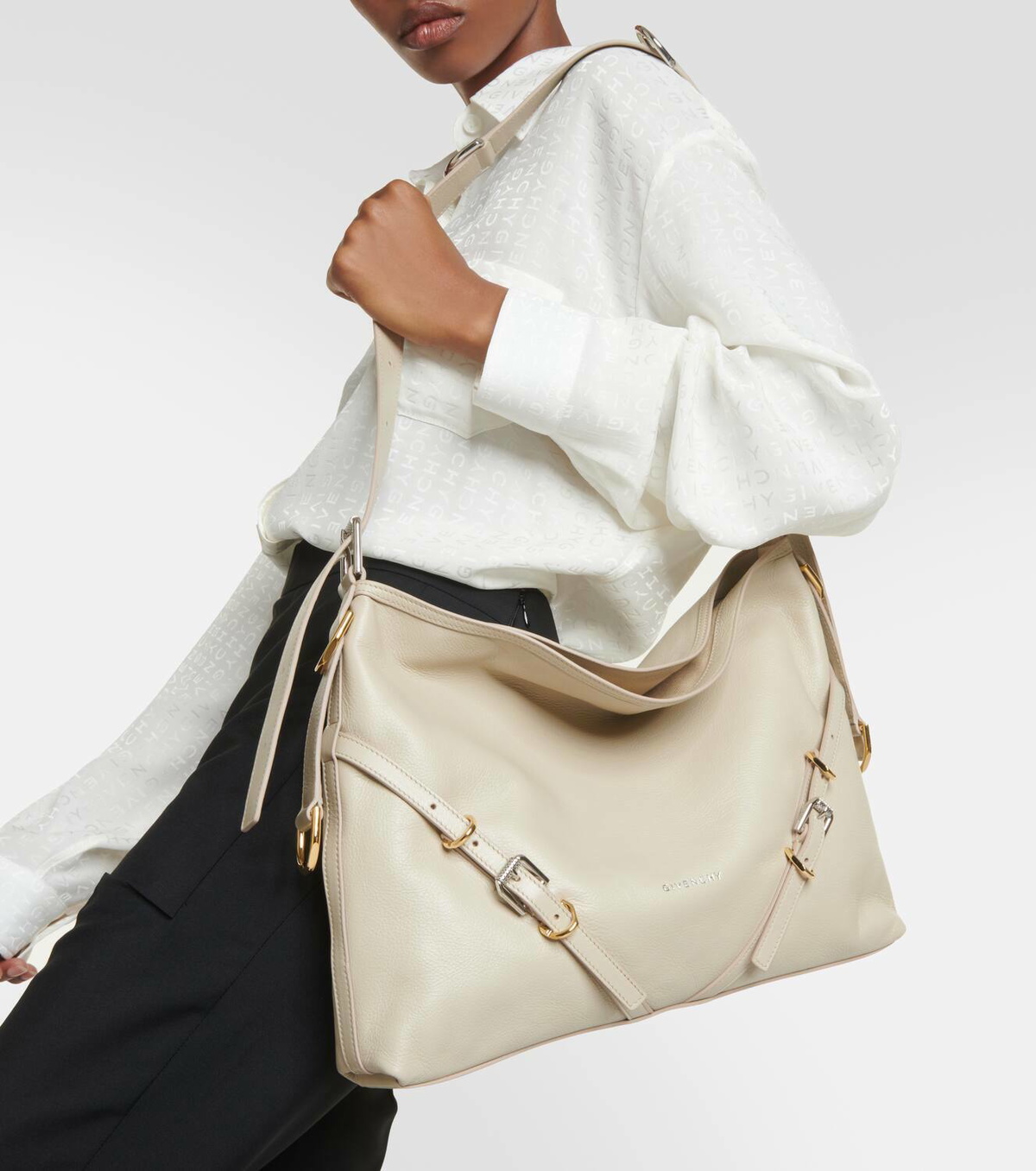 【関税&送料込み】Givenchy Beige Leather Voyou Medium Shou Givenchy Voyou Medium leather shoulder bag Givenchy