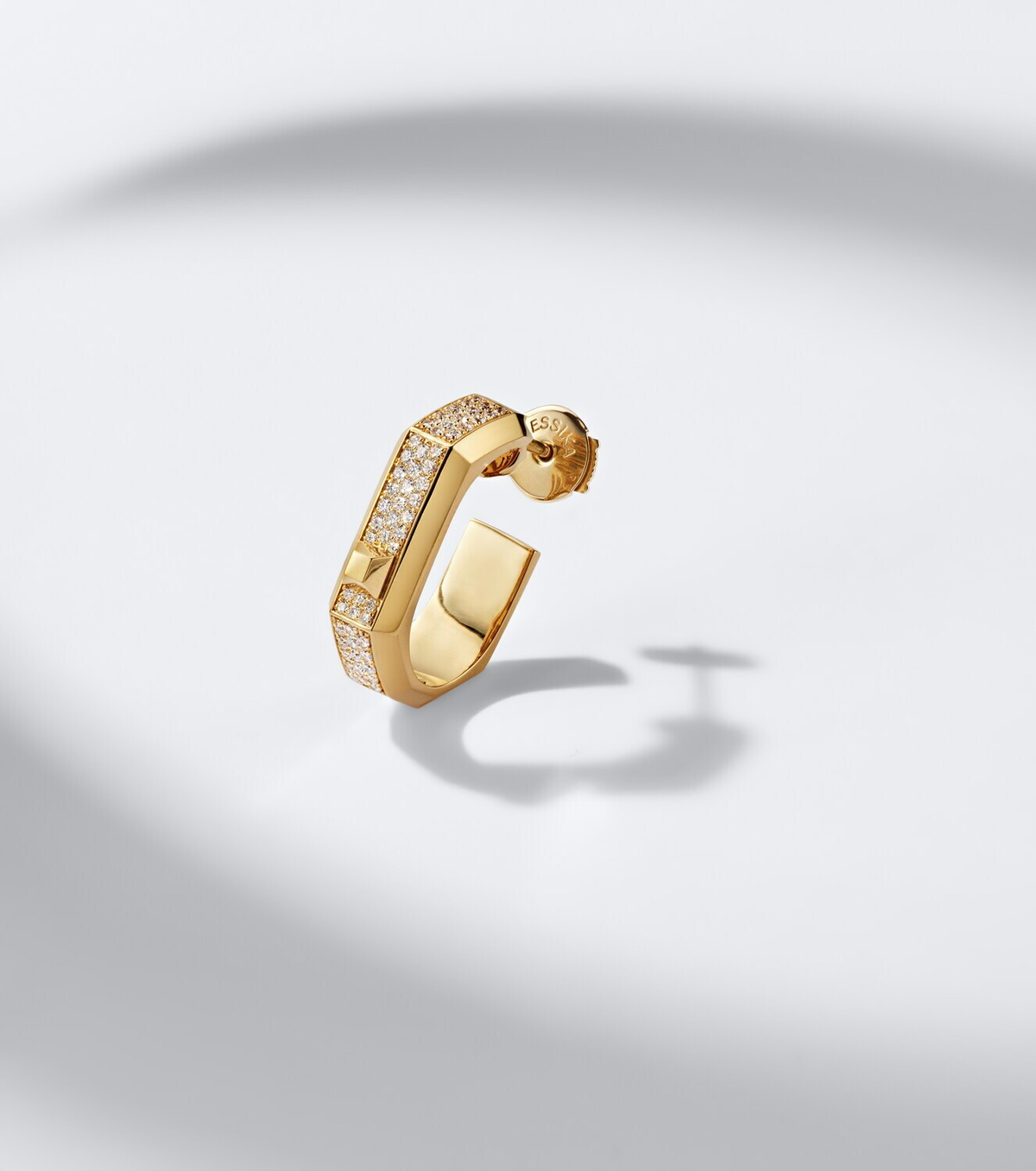 Messika Moderniste 18kt gold single hoop earring with diamonds