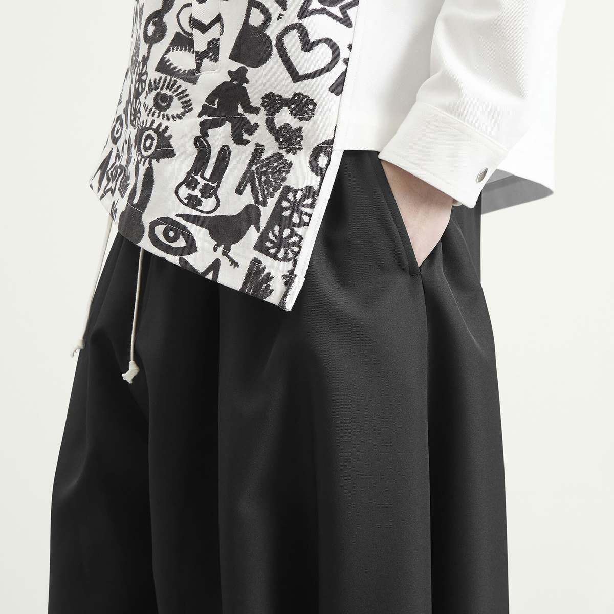 Comme des Garçons Men's Balloon Fit Trousers in Black