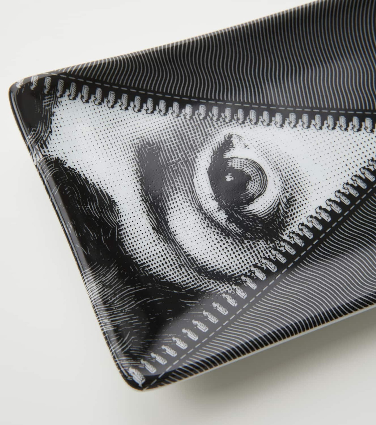 Fornasetti Tema e Variazioni n.401 ashtray