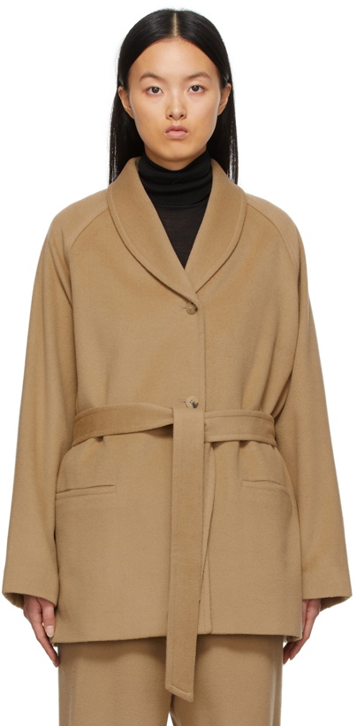 Photo: LE17SEPTEMBRE Beige Shawl Collar Belted Jacket