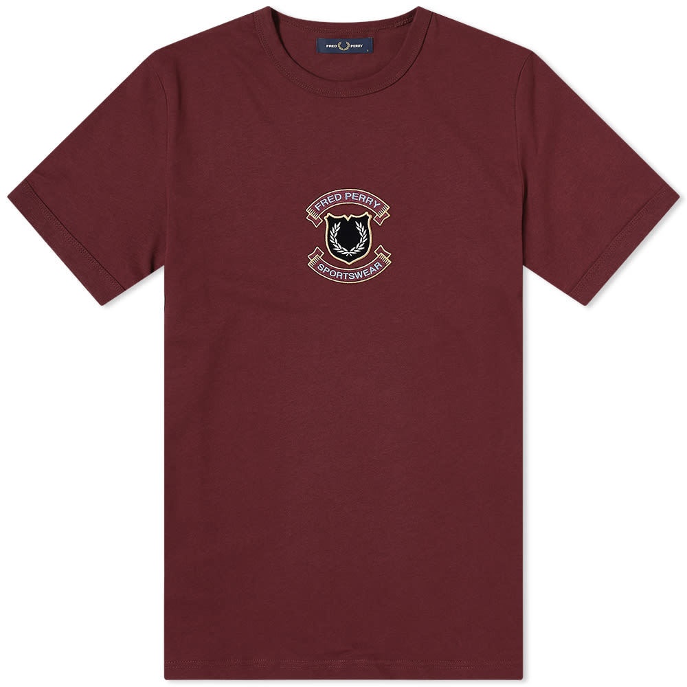 Photo: Fred Perry Embroidered Shield Tee