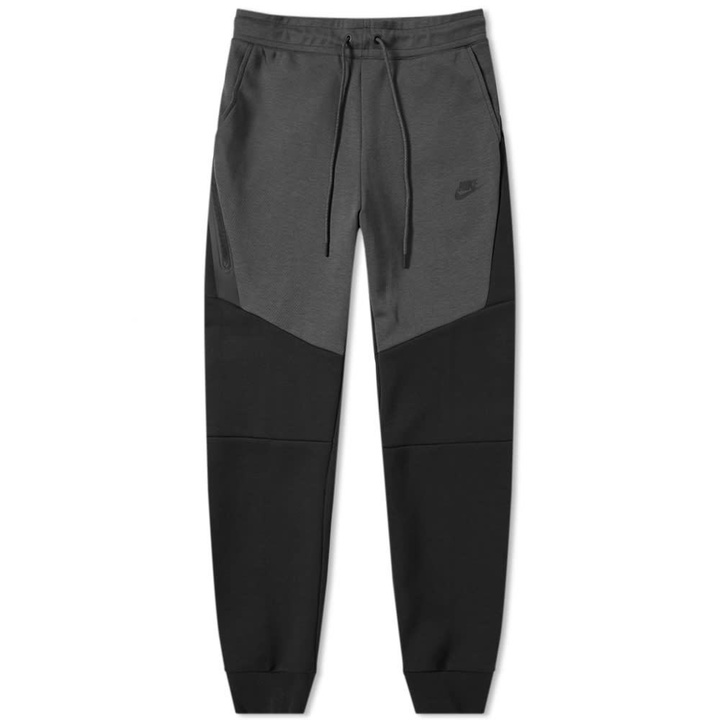 Photo: Nike Tech Fleece Jogger Black & Anthracite