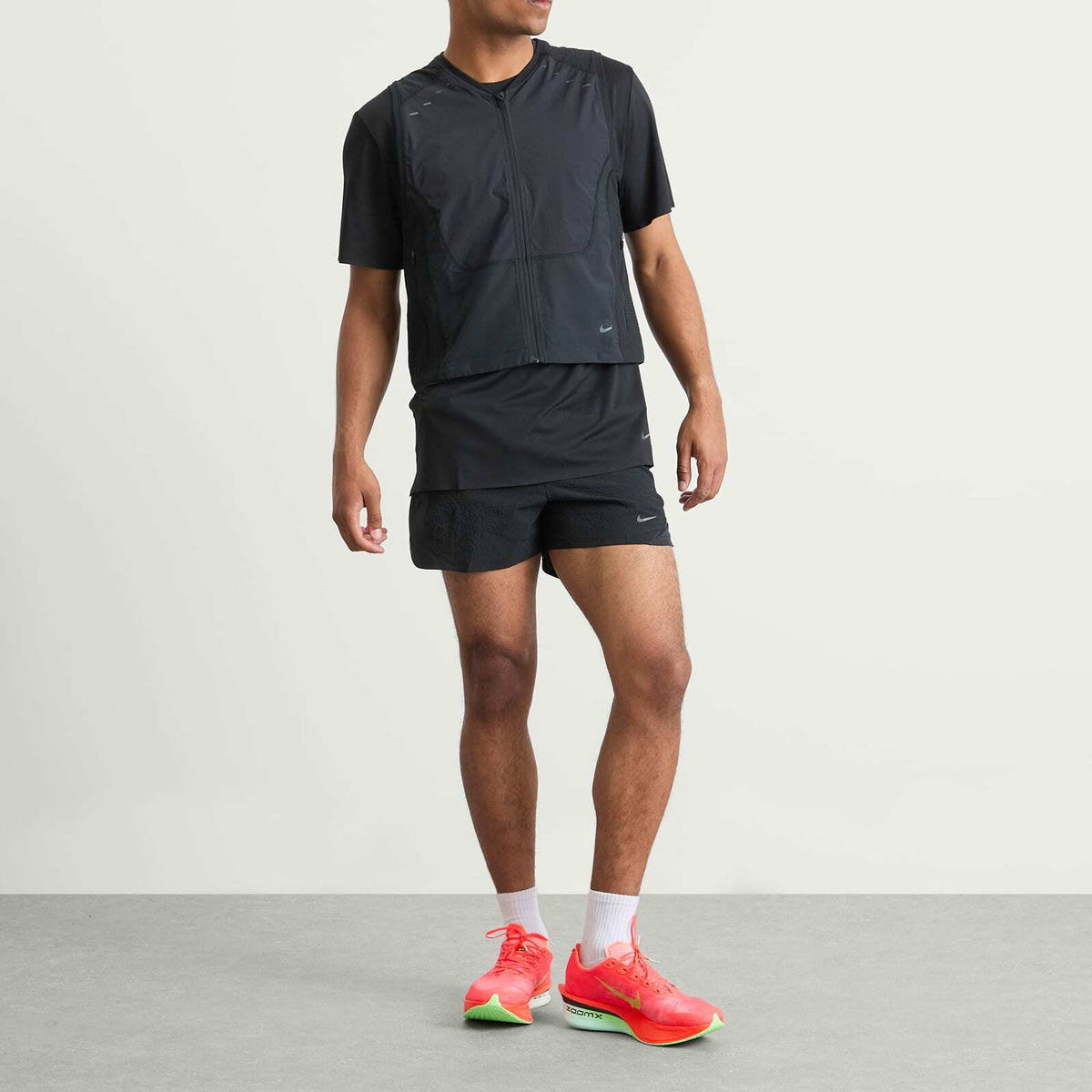 Nike Running Men's Pinnacle Utility Vest in Black/Blkref