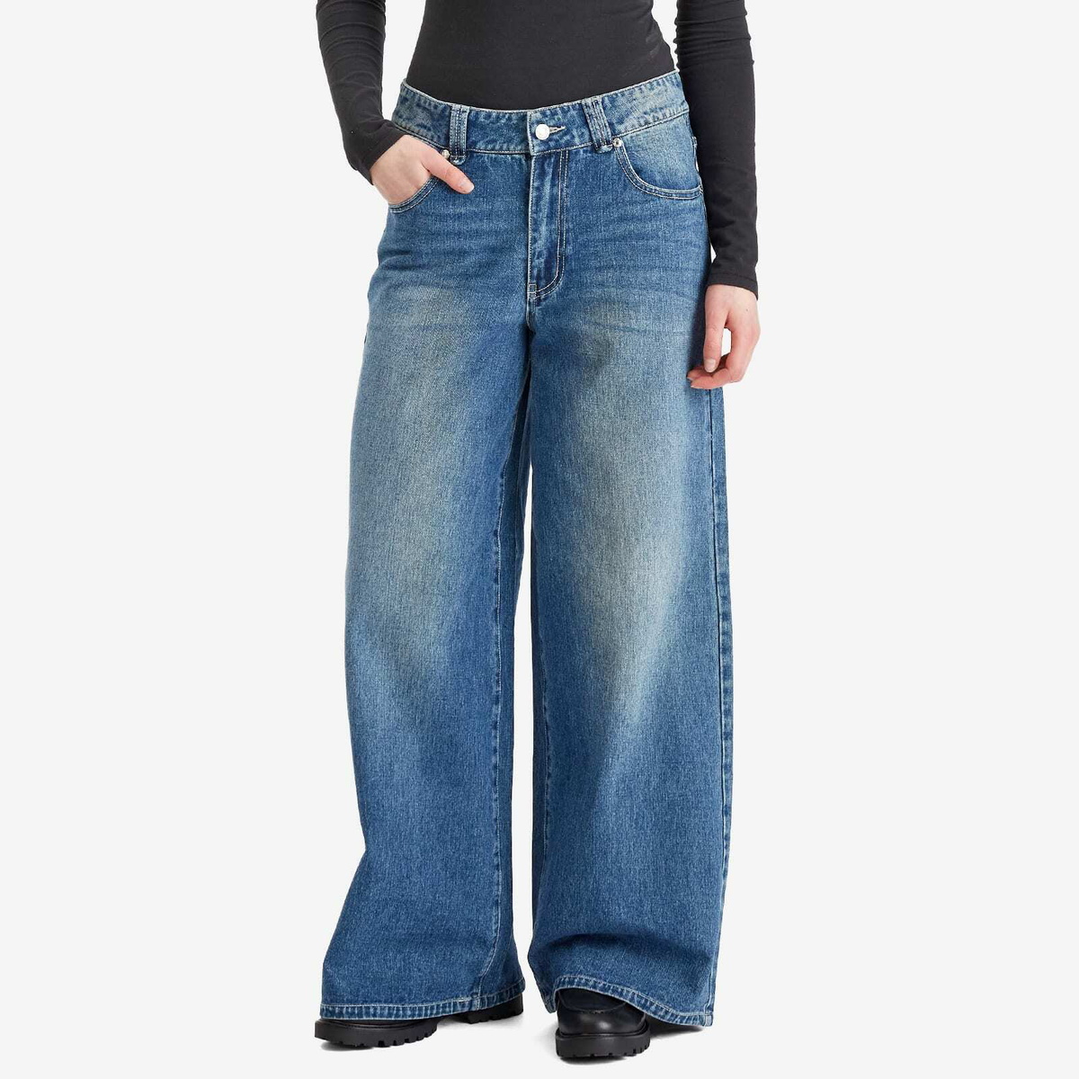 House Of Sunny Women's Low Rise Wide Leg Jeans in Blue Wash