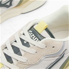 Mizuno Men's SKY MEDAL β Sneakers in Silver Cloud/Urban Chic/White Sand