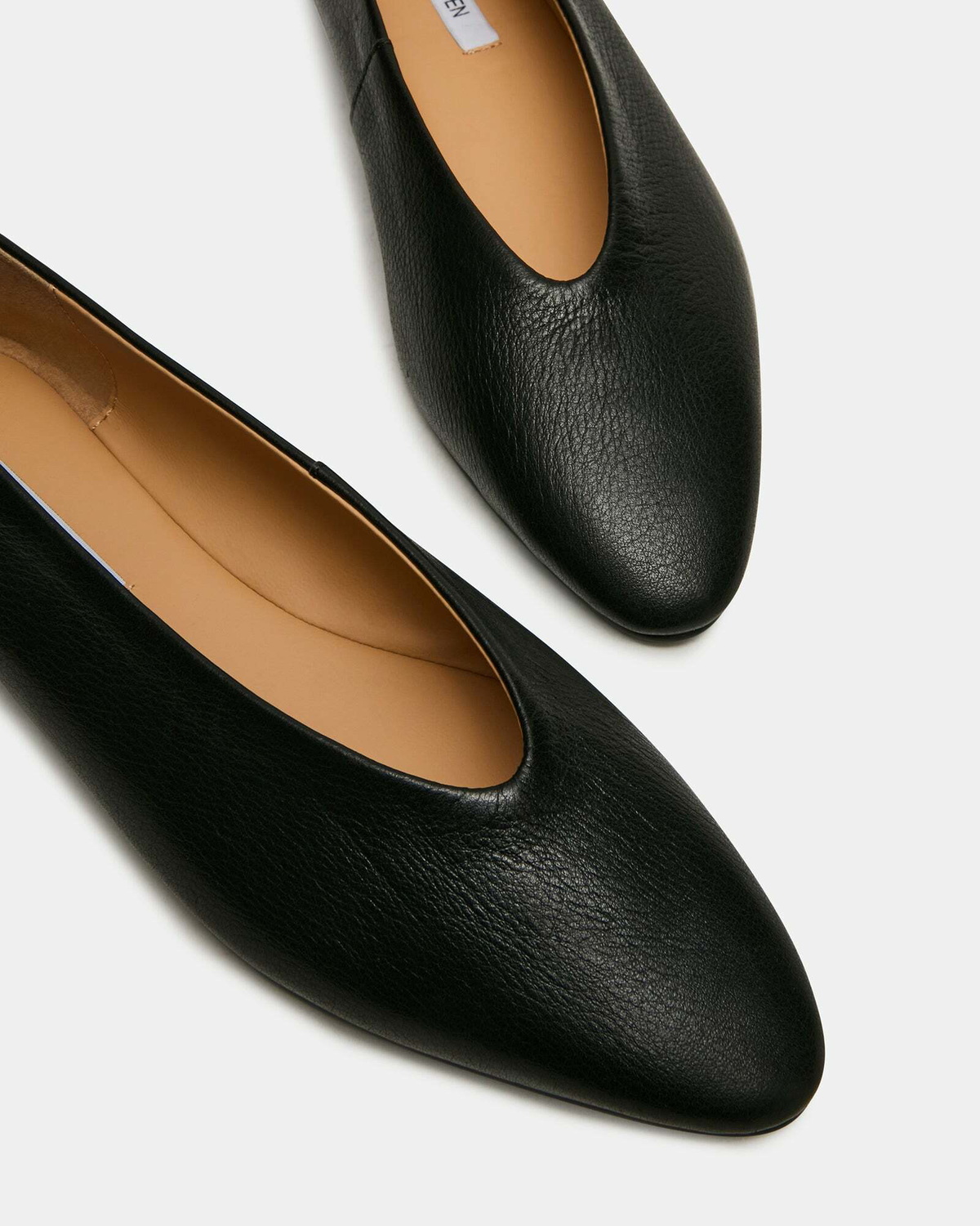 Steve Madden Swanky Flats in Black