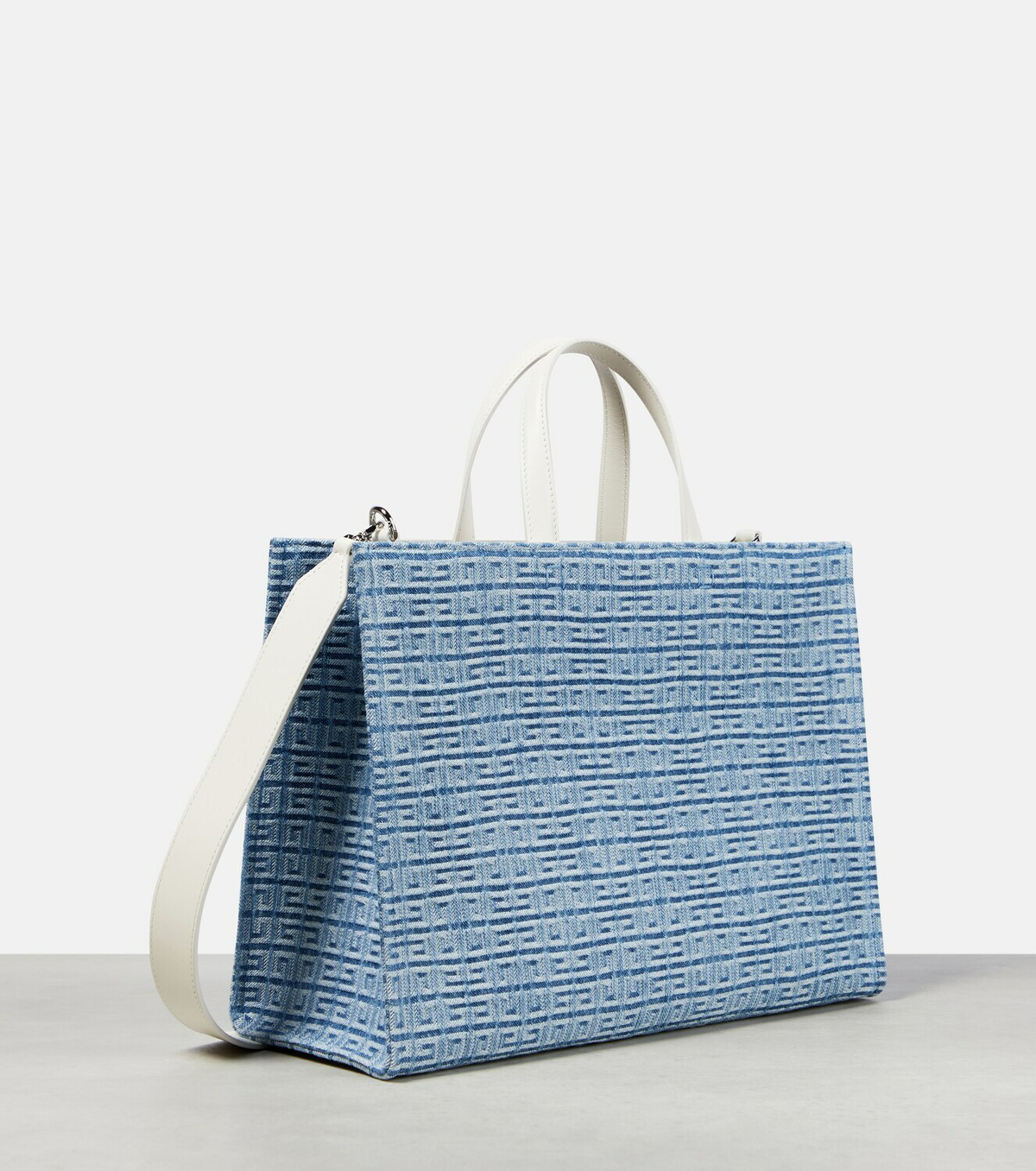 Givenchy - 4G Medium denim tote bag Givenchy
