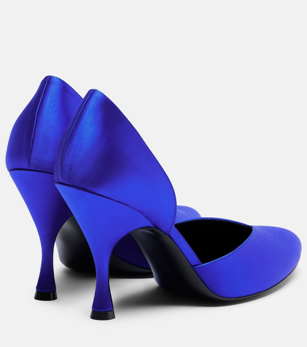 Herbert Levine Not Half Bad 95 satin pumps