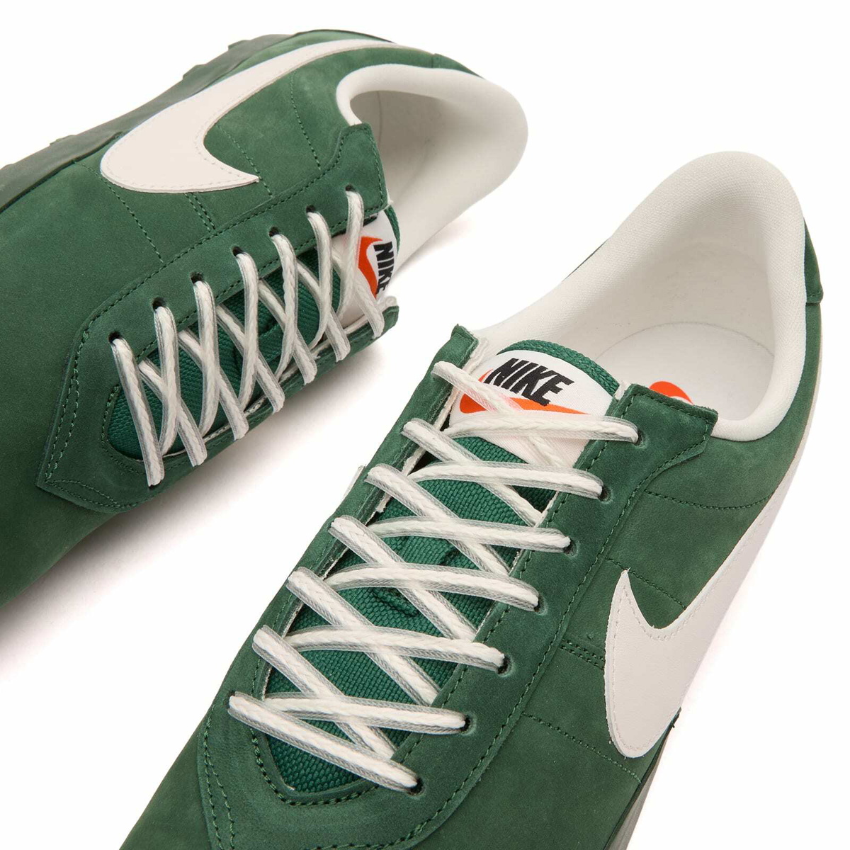 Nike Astrograbber Qs Sneaker in Fir/Black/Orange