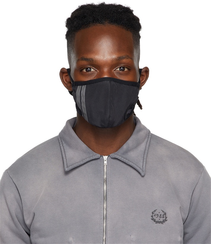 Photo: Canada Goose Black Tech Face Mask