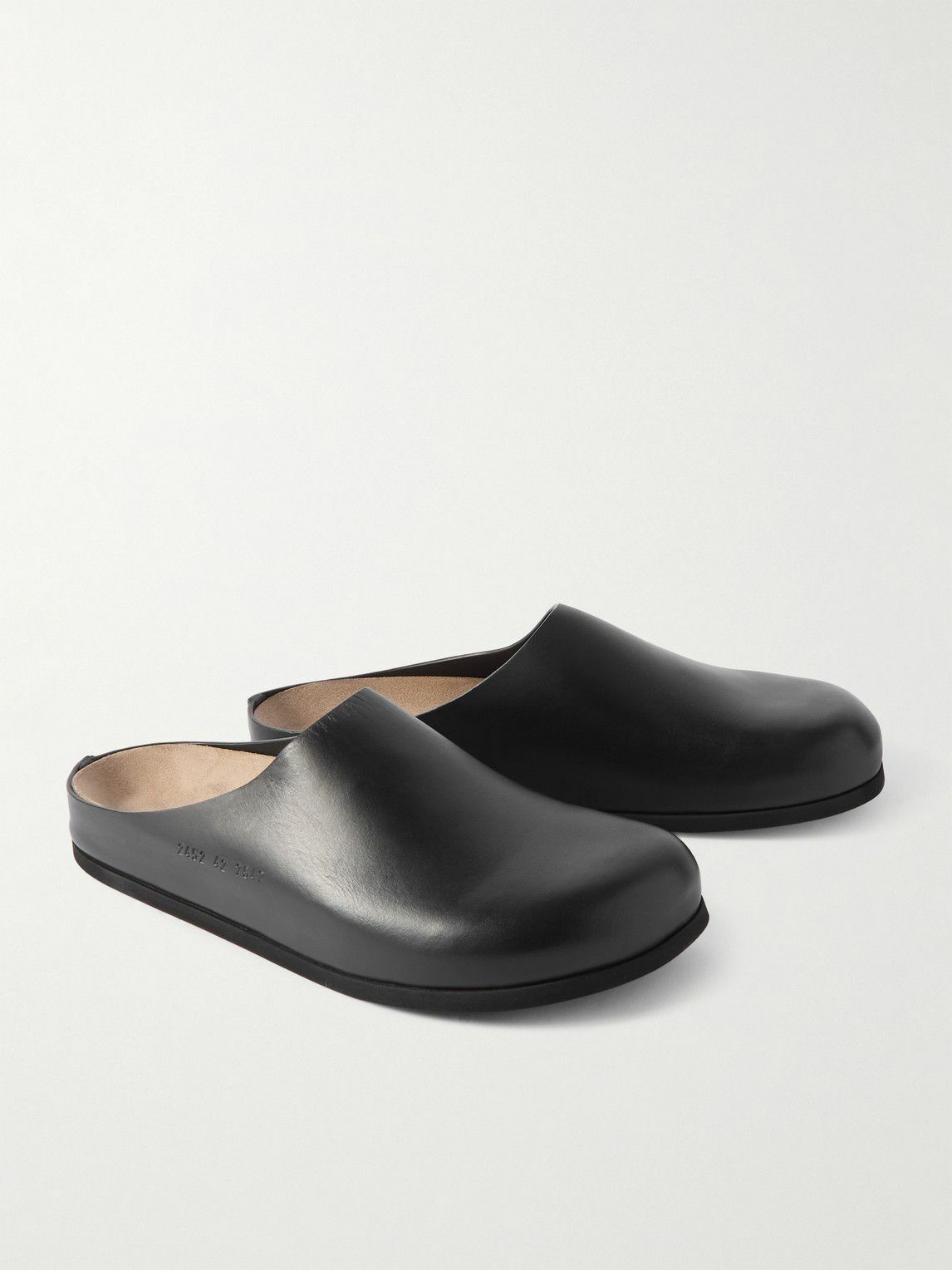 Common Projects Black Leather Women’s  Slip-On Clogs Common Projects Suede clogs for Women - Black in USA | Level  main image 2