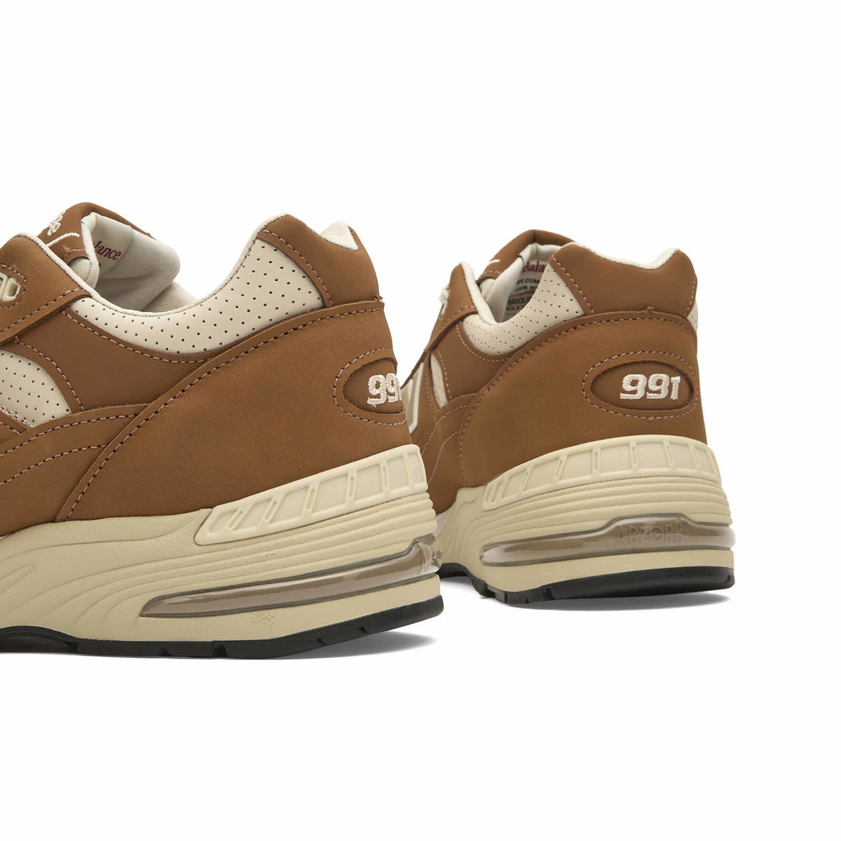 New Balance 991v1 Sneaker in Chipmunk/Birch