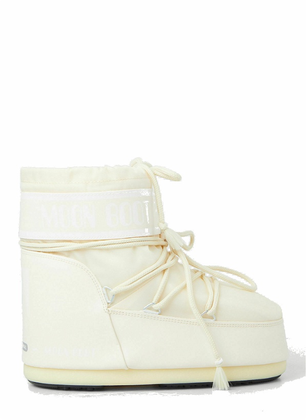 Photo: Classic Snow Boots in Cream
