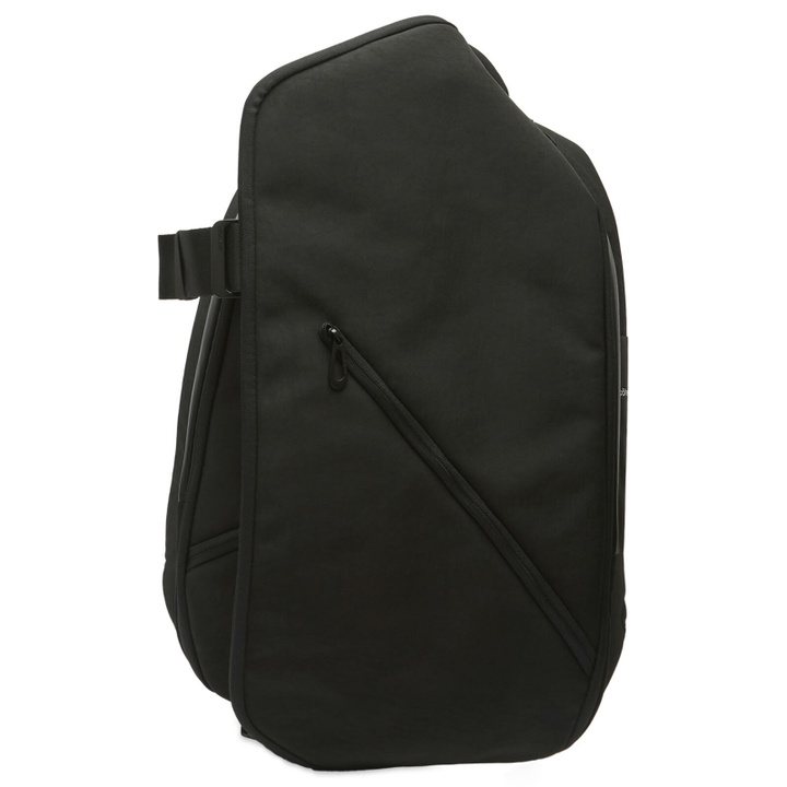 Photo: Cote&Ciel Isar M Round Carbon Backpack in Black 