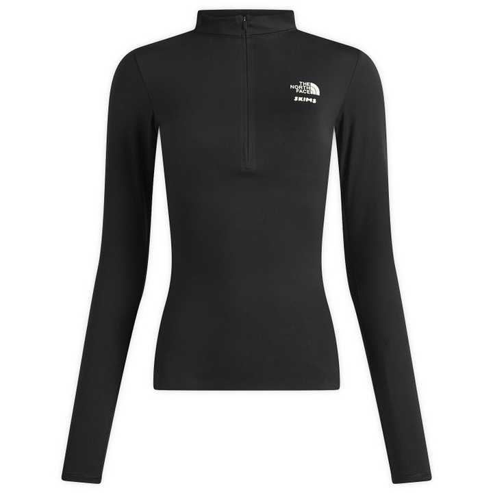 Photo: The North Face Women's x SKIMS W Refina Long Sleeve Top in Sk Onyx