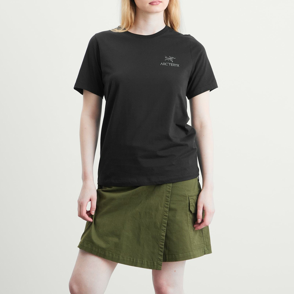 Arc'teryx Women's Emblem Short Sleeve T-shirt in Black