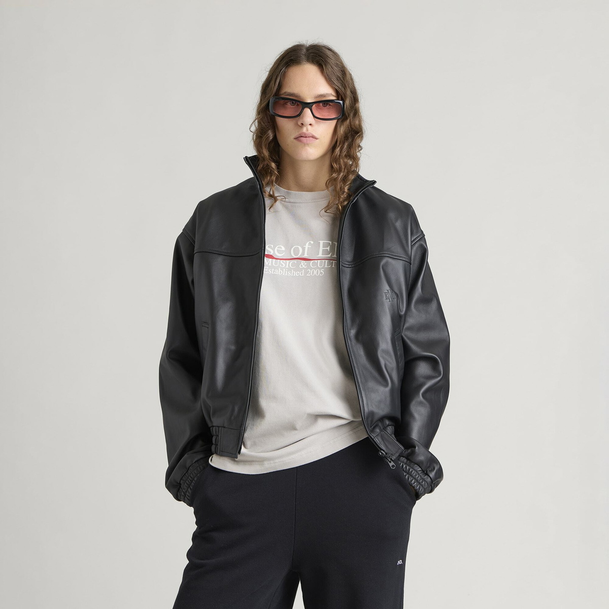 END. Underline T-shirt in Washed Grey