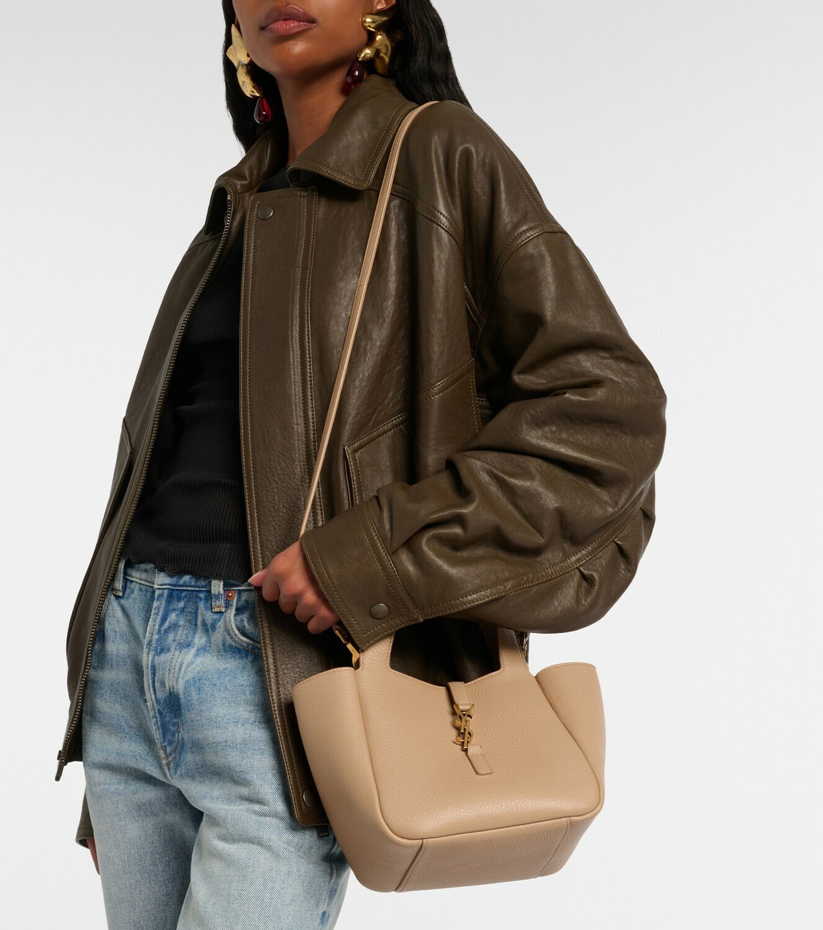 Saint Laurent Le 5 à 7 Baby Bea leather top-handle bag