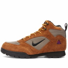 Nike Men's ACG Torre Mid Sneakers in Pecan/Black