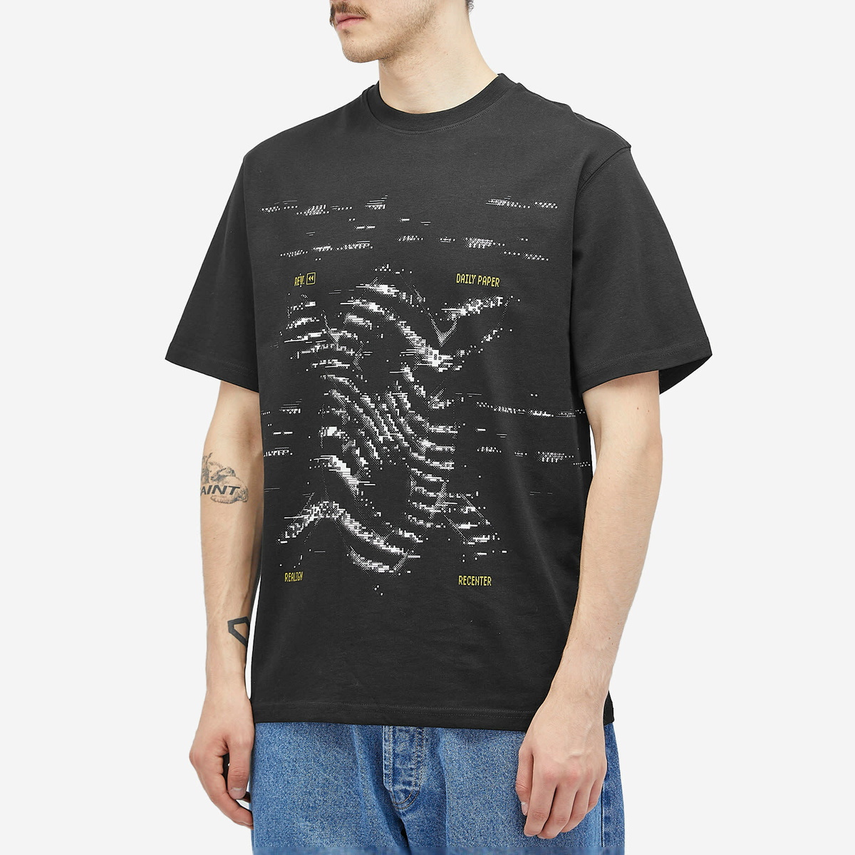 Tシャツ・カットソー DAILY PAPER Men T Shirts 2421079 BLACK Daily Paper Men's Rewind T-Shirt in Black Daily Paper