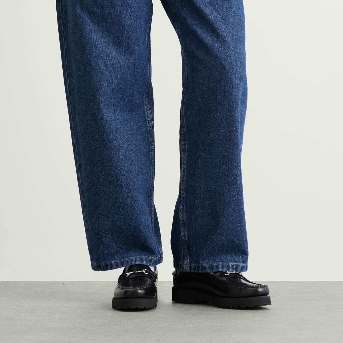 Bass Weejuns Women's 90s Lianna Loafer in Black Leather