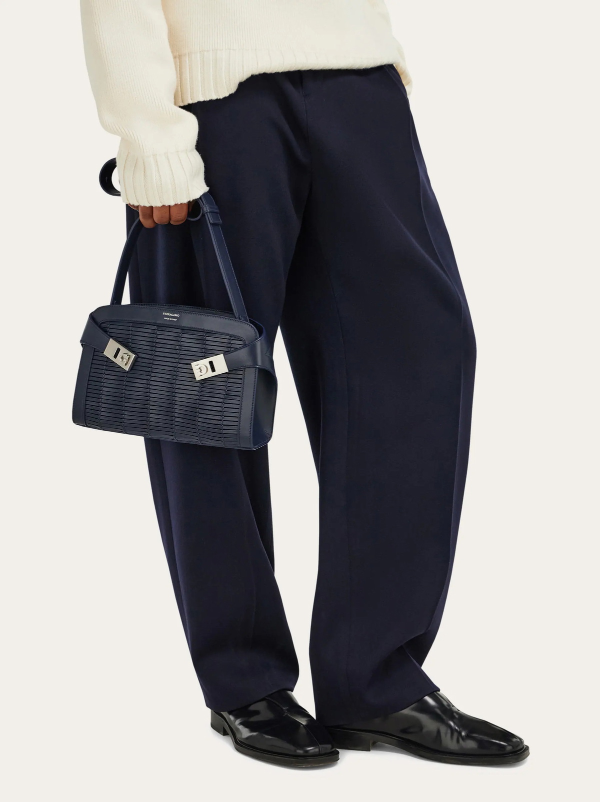 Ferragamo Mens Hug shoulder bag (S) in Blue