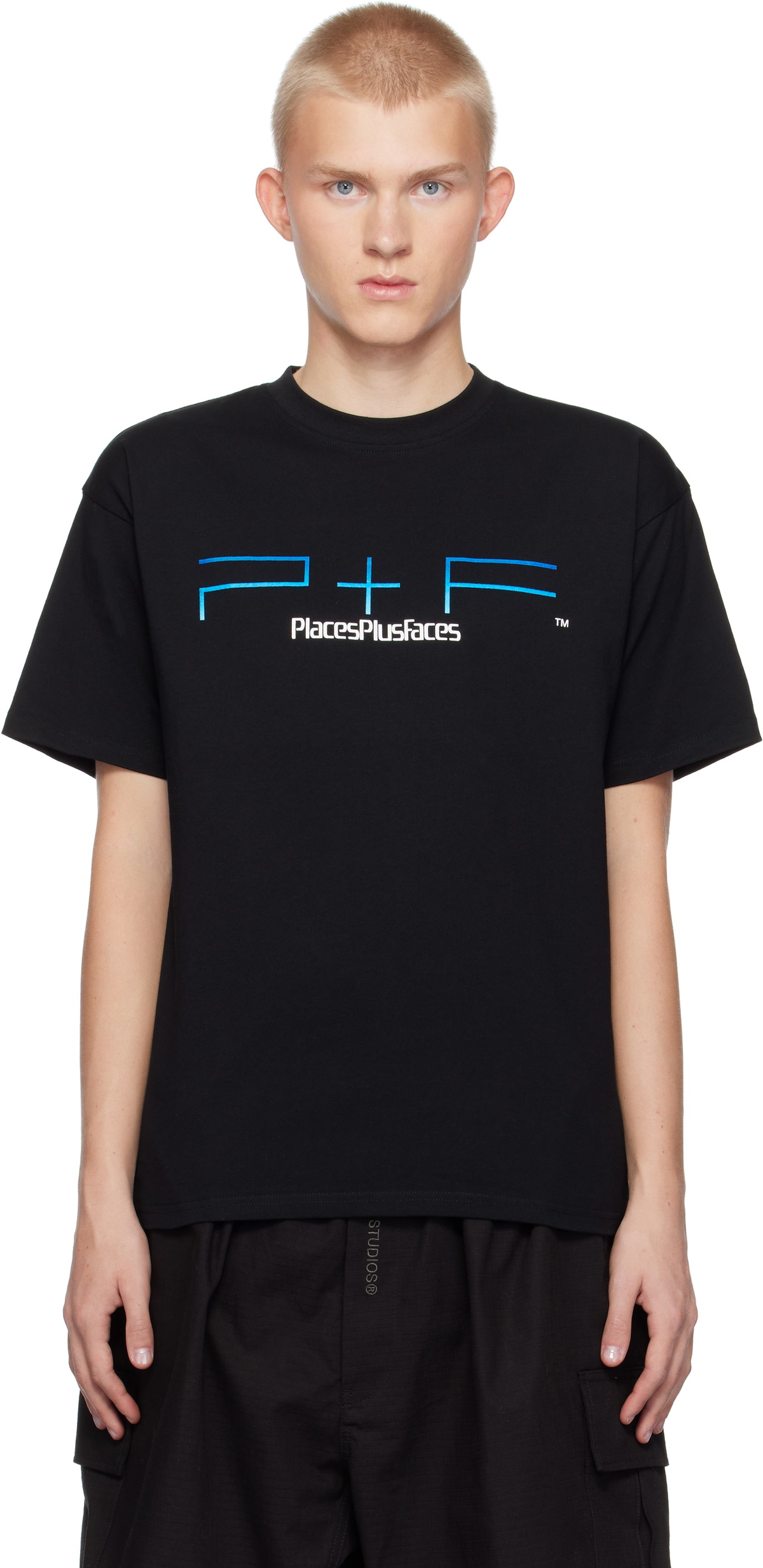 【関税込み】PLACES+FACES ブラック Shoot Different Tシャツ PLACES+FACES Black 'Shoot Different' T-shirt PLACES+FACES