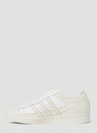 adidas - Superstar 82 Sneakers in Cream