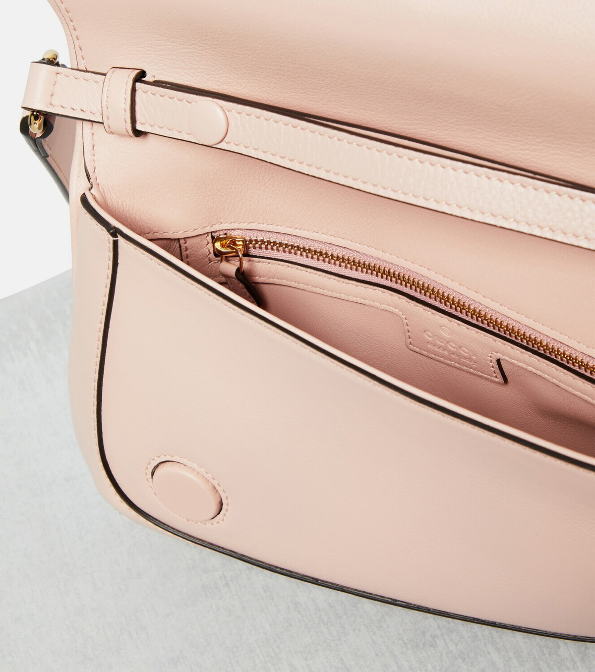 BLONDIE SHOULDER BAG 21 IN LIGHT PINK CALFSKIN GOLD HARDWARE