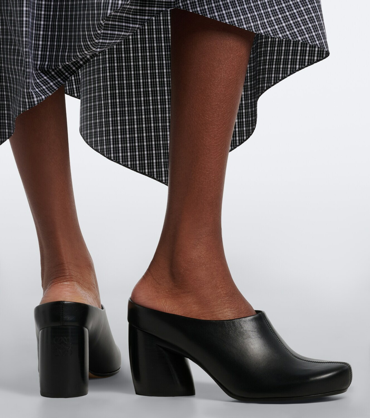 Loewe Oval leather mules