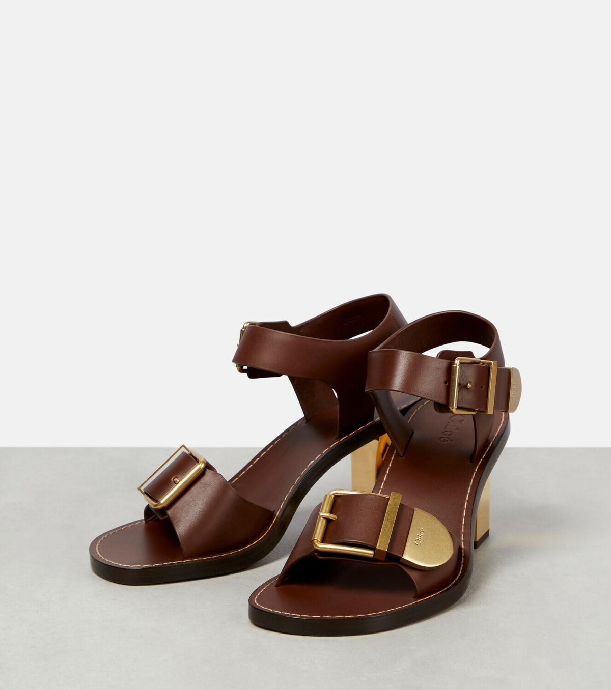 【Chloe】レベッカ レザーサンダル 10mm CHLOÉ Rebecca レザーサンダル | NET-A-PORTER