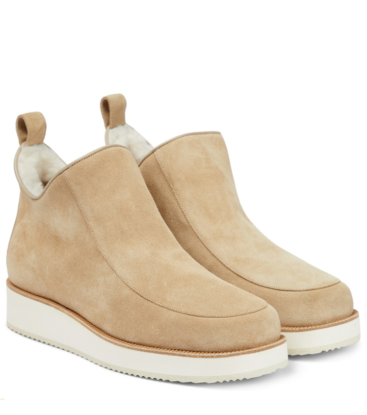 Photo: Gabriela Hearst - Harry shearling-lined suede ankle boots