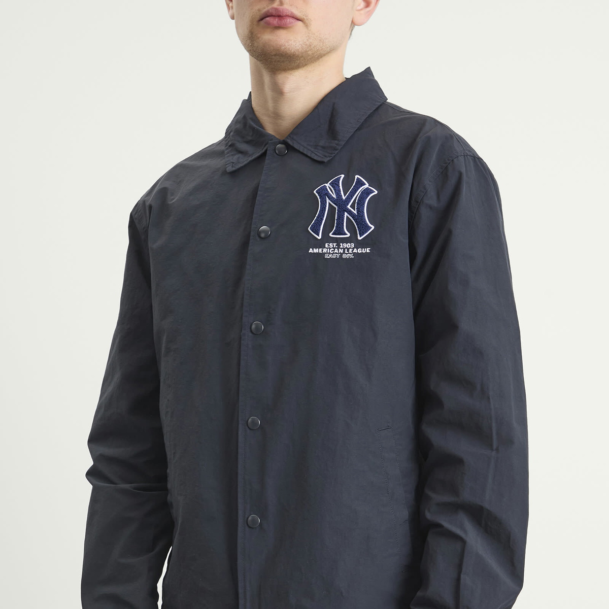 New Era Men's MLB New York Yankies Coaches Jacket in Navy