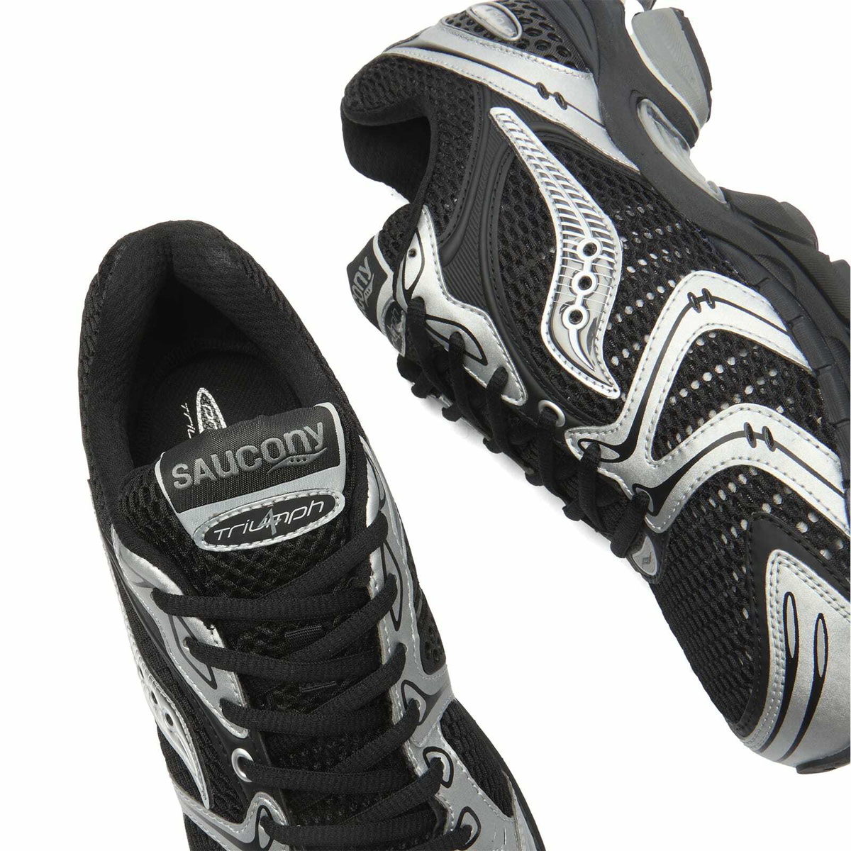 Saucony Progrid Triumph 4 Sneaker in Black/Silver