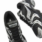 Saucony Progrid Triumph 4 Sneaker in Black/Silver