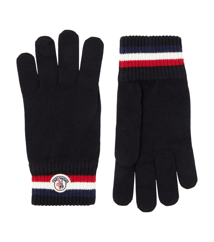 Photo: Moncler Logo virgin wool gloves