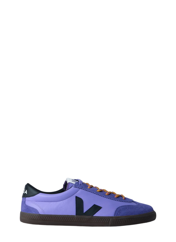 Photo: Veja Volley Sneakers