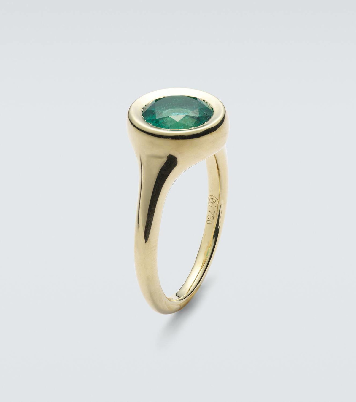 Octavia Elizabeth Lenny 18kt gold ring with emerald