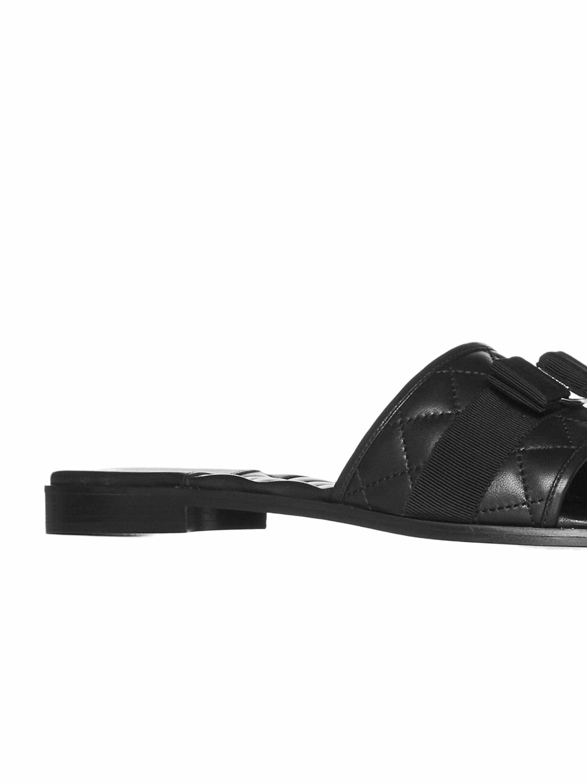 【送料&関税込】Ferragamo Love Cq Quilted Leather Flat Sanda Ferragamo Love Cq Quilted Leather Flat Sandals | italist