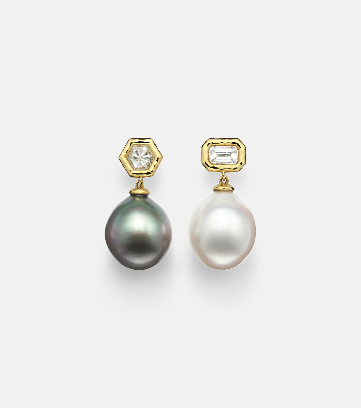 Octavia Elizabeth 18kt yellow gold (750/1000) earrings with diamonds and pearls