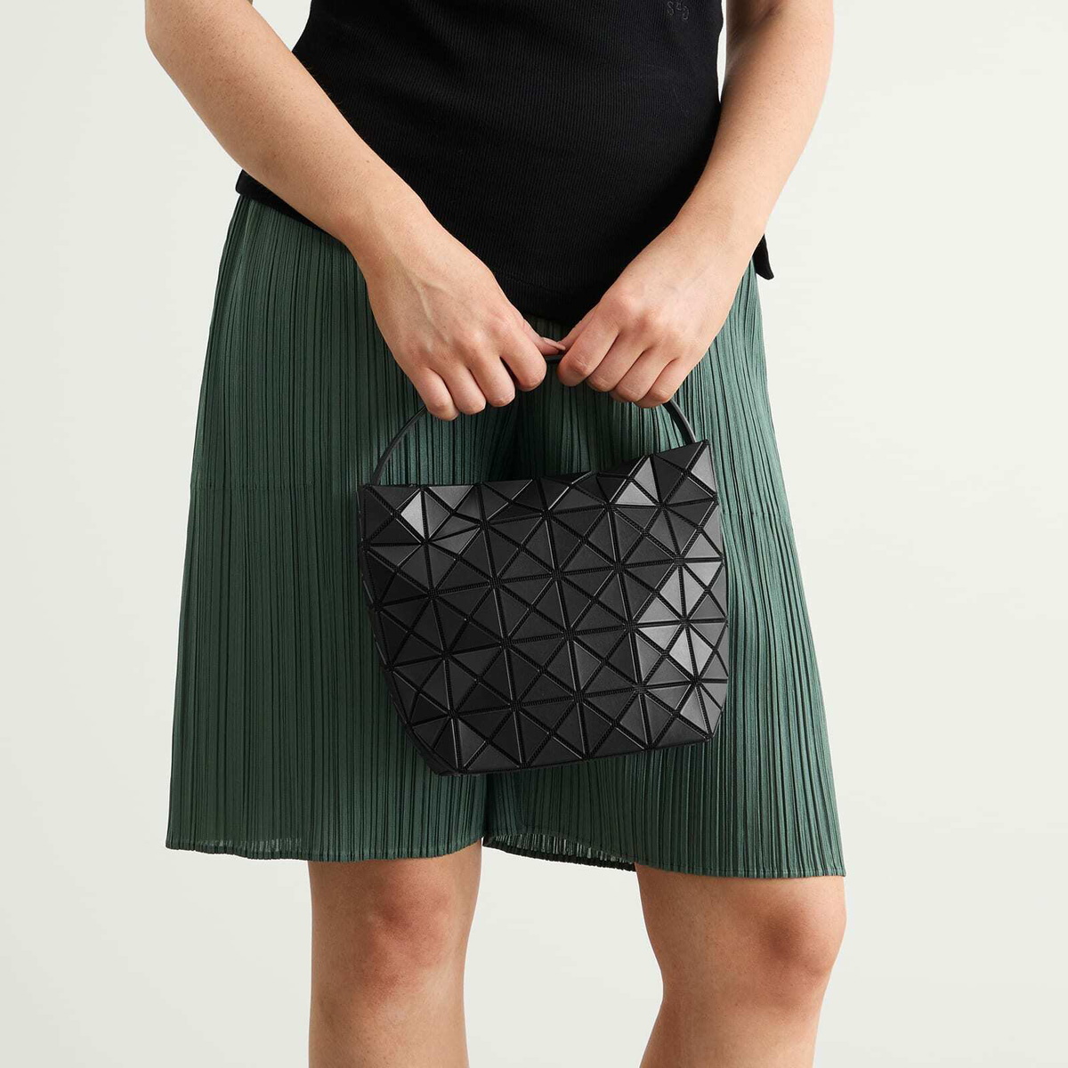 BAO BAO ISSEY MIYAKE Women's Valley Handbag - Small in Matte Black