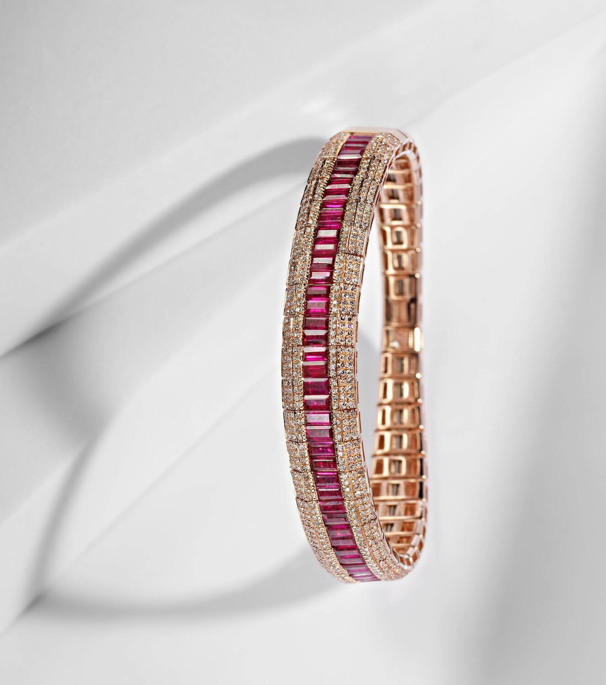 Shay Jewelry Diamond Pave Scales Stretch 18kt rose gold bracelet with ruby and diamond