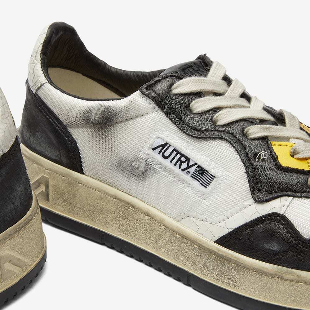 Autry Medalist Low Super Vintage Sneakers